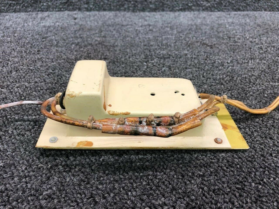6860239-175, 1495 Aero Commander 680FL Cockpit Light Assembly Overhead (28V)