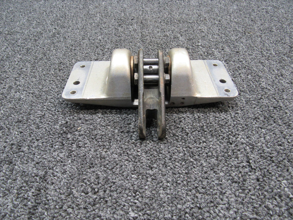 2081002-4, 2041011-4 Cessna 177RG Main Gear Retraction Support with Arm