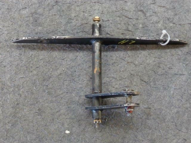 67046-000 Piper PA28R-200 Aileron Bellcrank Assy LH