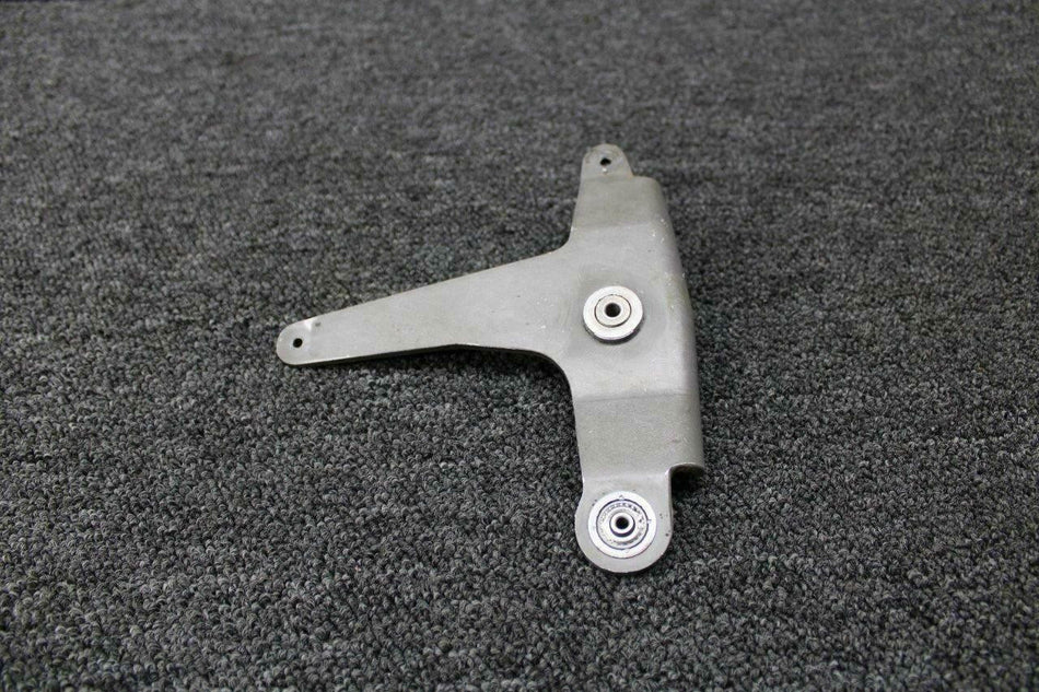 Cessna 0320106-1 Cessna 195 Aileron Bellcrank RH
