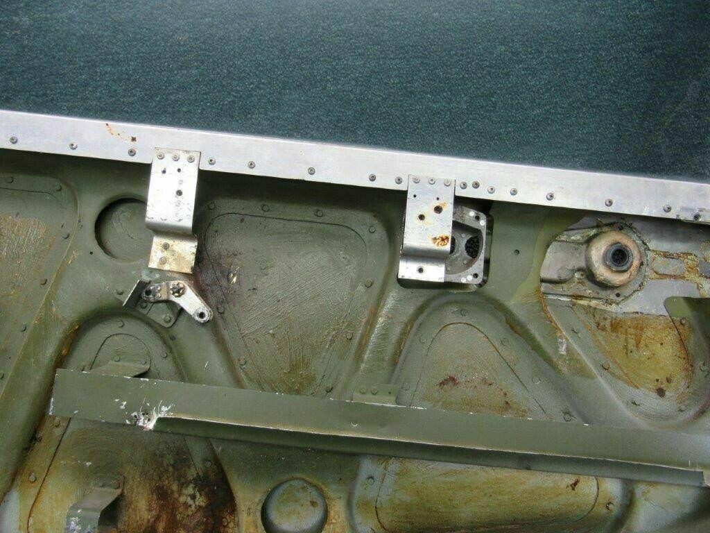 Cessna 0811489-65/ 0811516-1 Cessna T310R Cabin Door Structure w/ Window