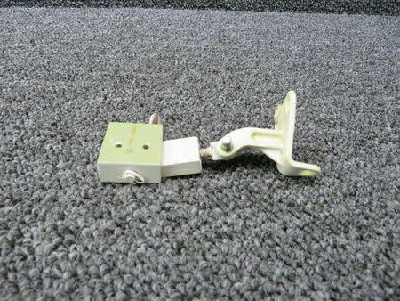 Beechcraft 002-430055-39 / 106-530097-9 Beech 58 Emergency Window Support W/ Links