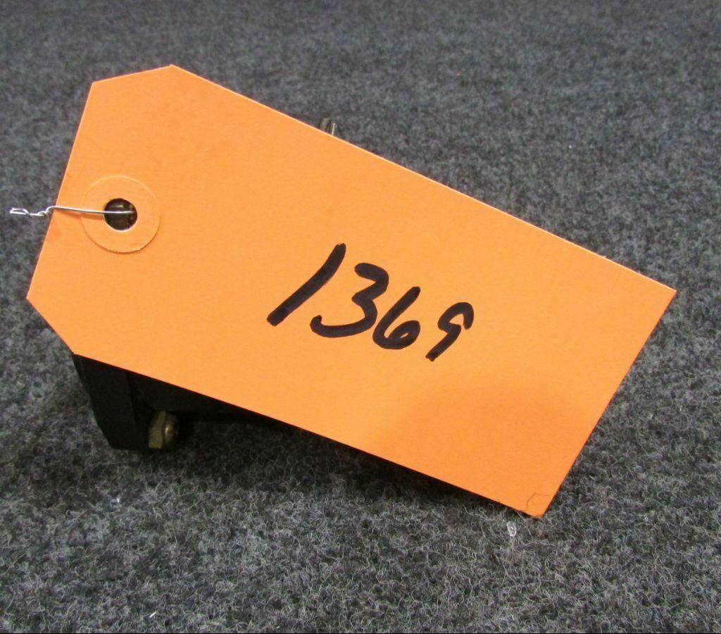 Does Not Apply EA143AN-75 Liquidometer Fuel Quantity Indicator