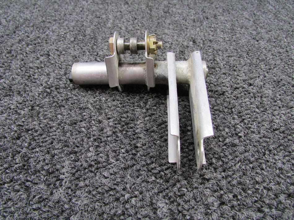 0862100-17 Cessna 421B Flap Bellcrank Assembly Outboard - Outboard LH