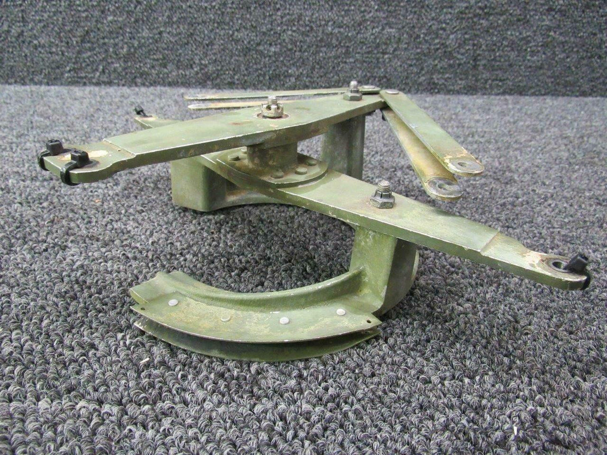 Cessna 5015018-10 Cessna 421B Aileron Bellcrank Assy W/ Links