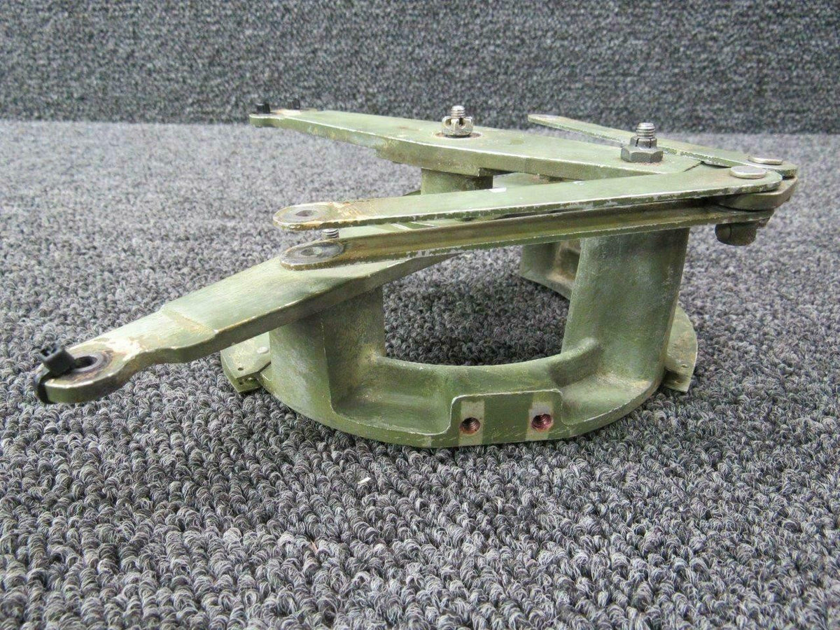 Cessna 5015018-10 Cessna 421B Aileron Bellcrank Assy W/ Links