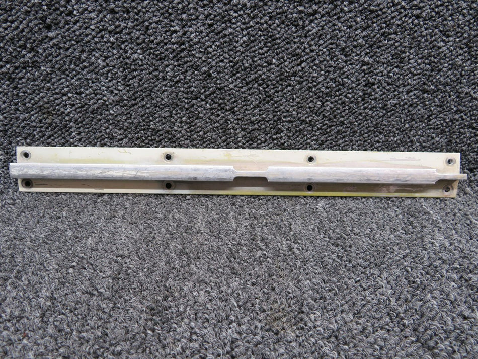 0411983-2 (WEU: 0411545-2) Cessna 150E Seat Rail Inboard LH / RH