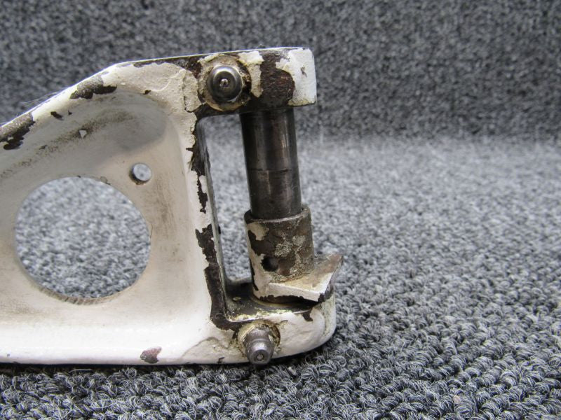 5141005-2 Cessna 421B Main Gear Torque Link Upper RH has Shaft and Spacer