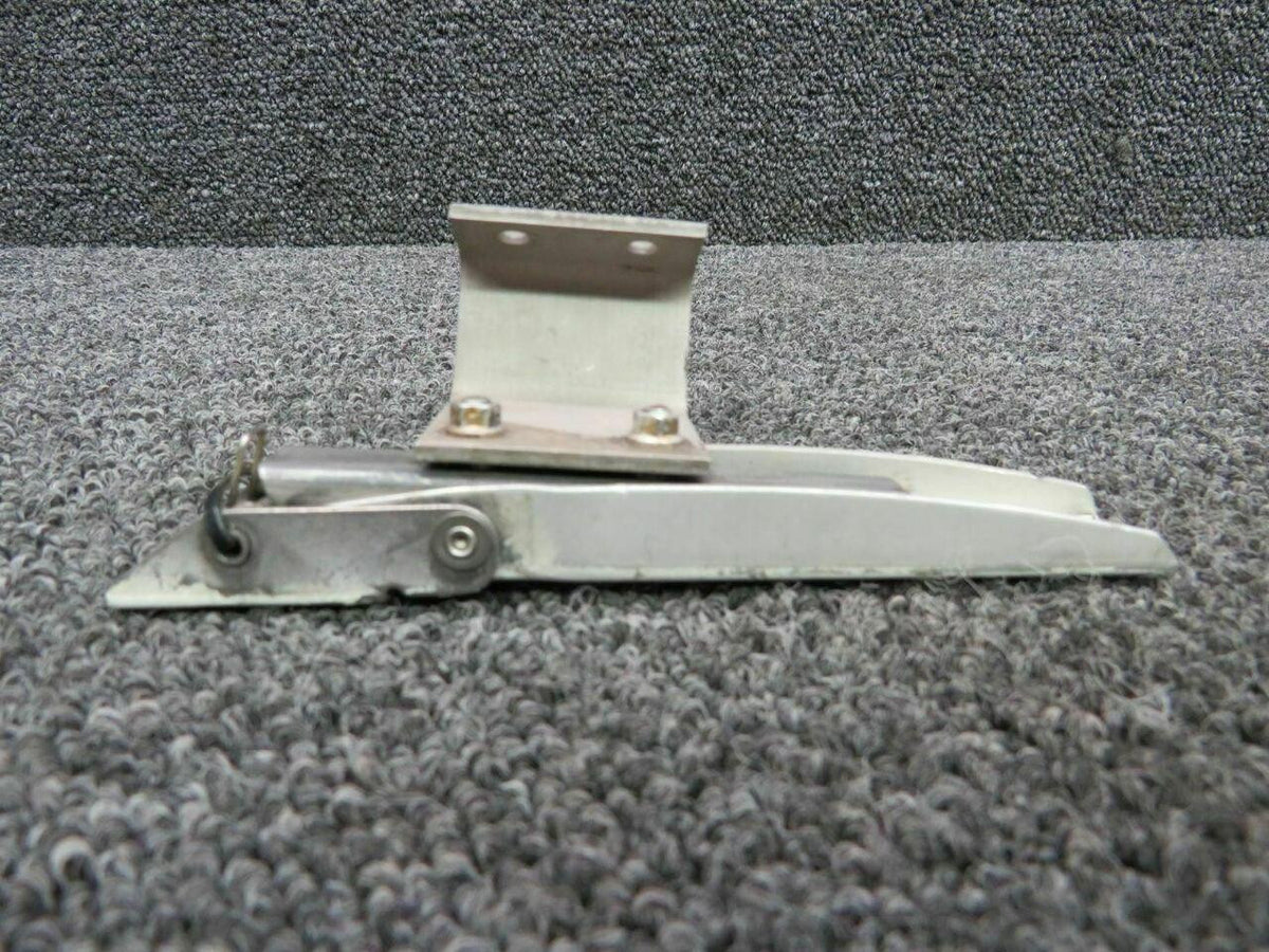 Beechcraft H2109-4 Beech A36 Cowling Handle Assy RH W/ Attachment