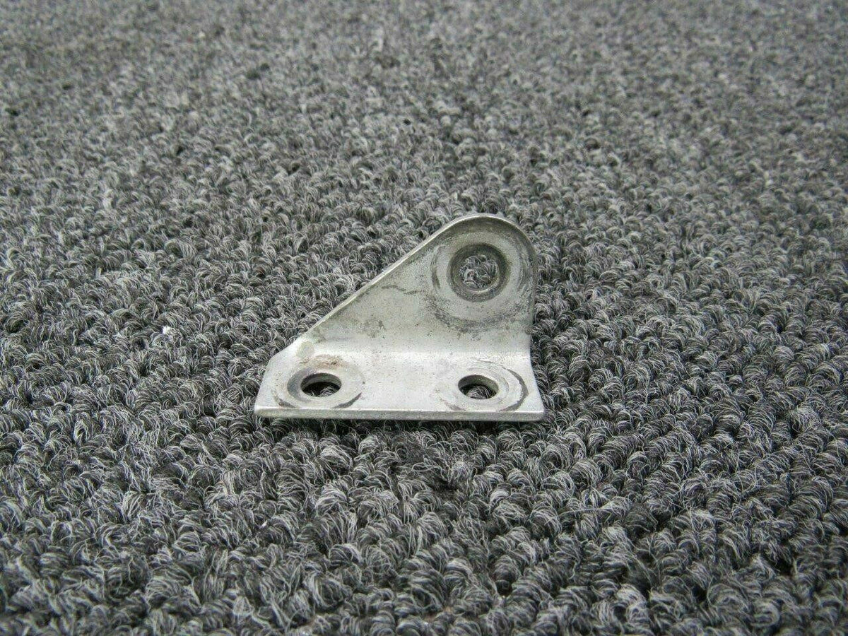 Cessna 0510205-9 Cessna 172M Fitting Seat Belt Outbd LH / Inbd RH