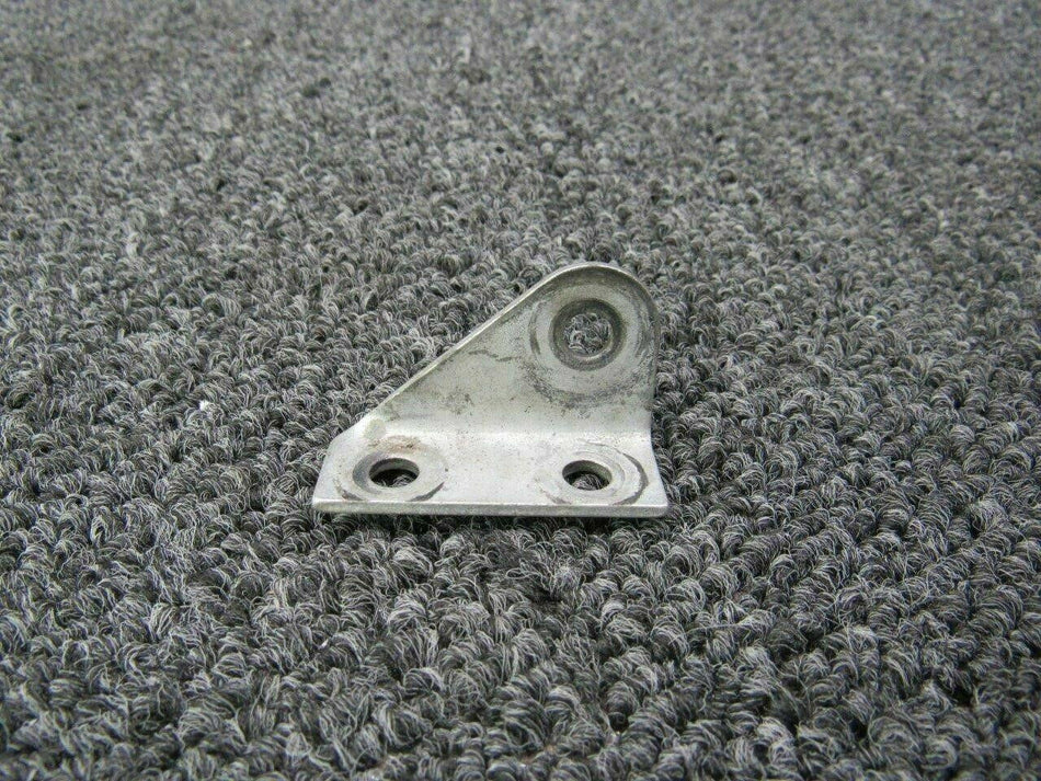 Cessna 0510205-9 Cessna 172M Fitting Seat Belt Outbd LH / Inbd RH