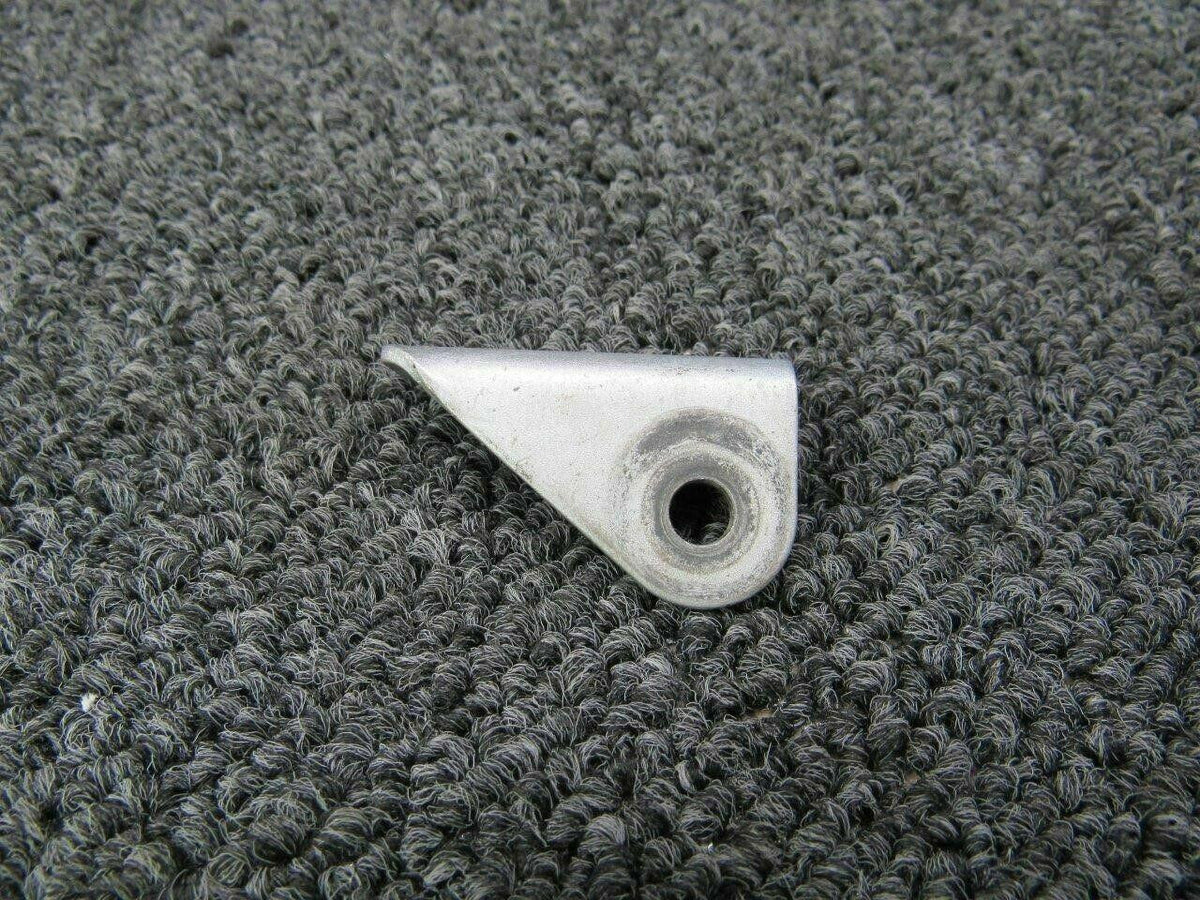 Cessna 0510205-9 Cessna 172M Fitting Seat Belt Outbd LH / Inbd RH