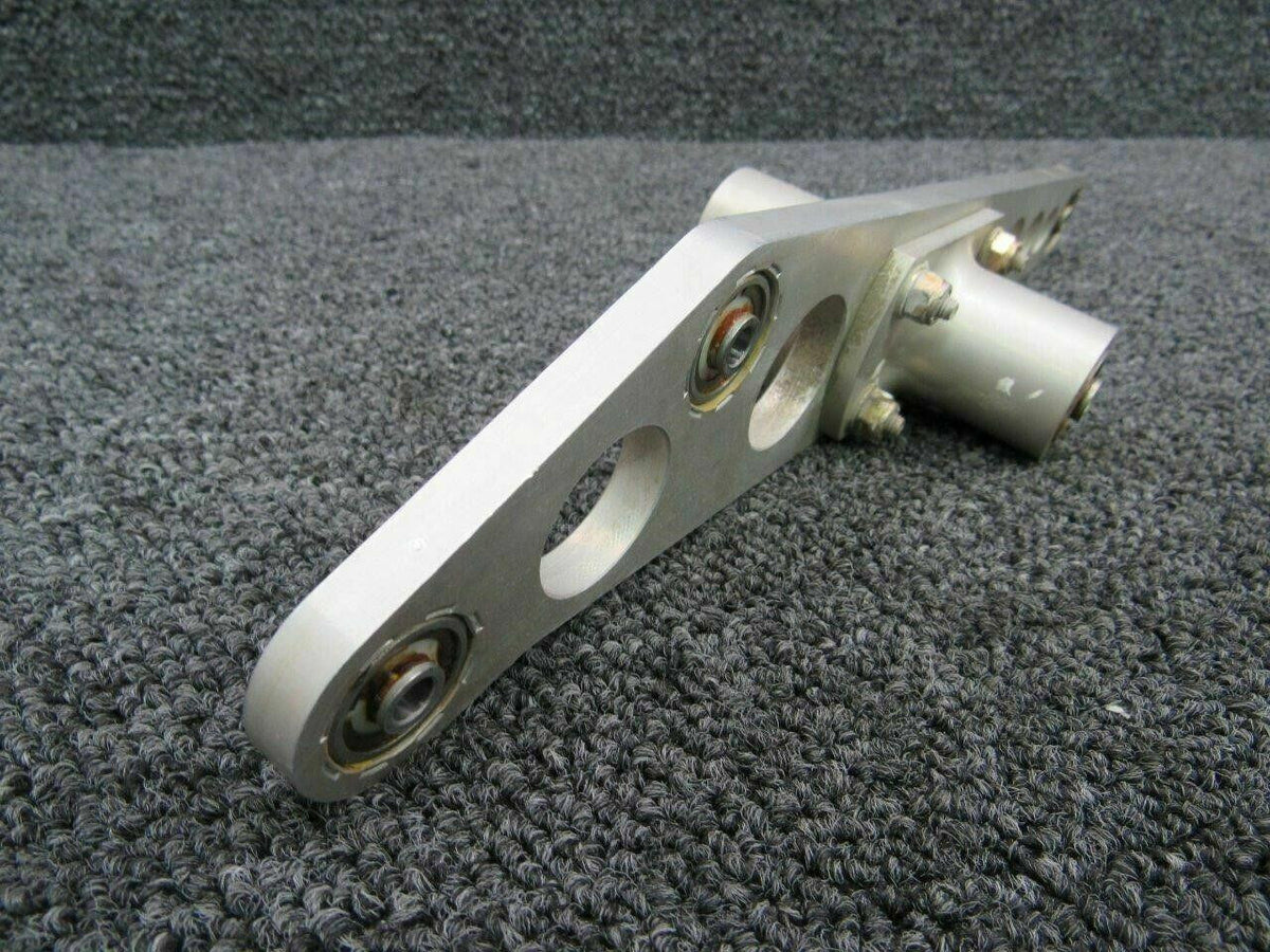 Cessna 2612119-1 Use 2612119-3 Cessna 208B Bellcrank Assy Elevator Aft