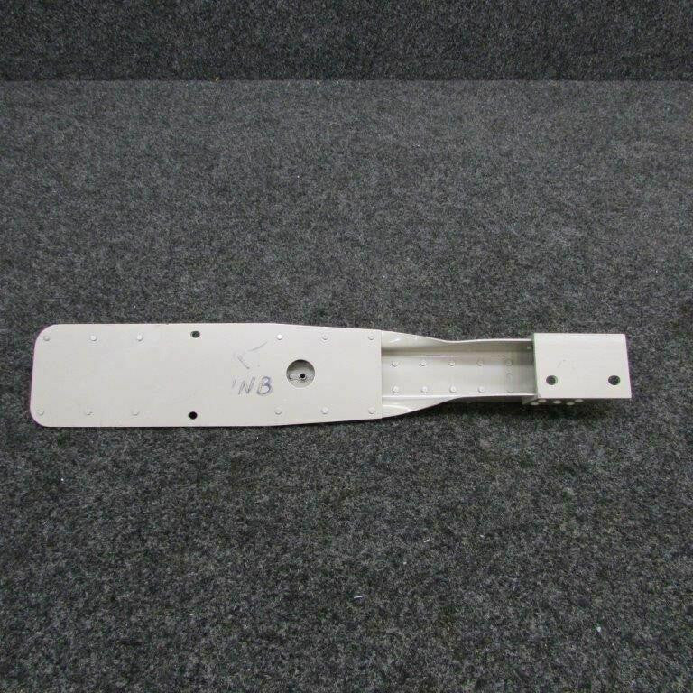 Cessna 0812987-7 Cessna 310N Track Seat RH Inbd