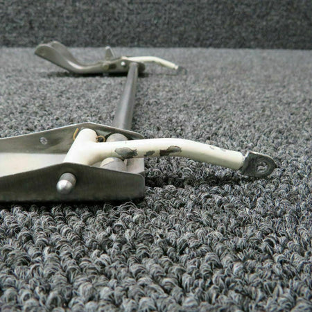 Beechcraft Beech Baron 58 Latch Assy Rear Window RH P/N 35-410291-644, Use 002-430055-2