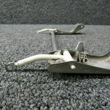 Beechcraft Beech Baron 58 Latch Assy Rear Window RH P/N 35-410291-644, Use 002-430055-2