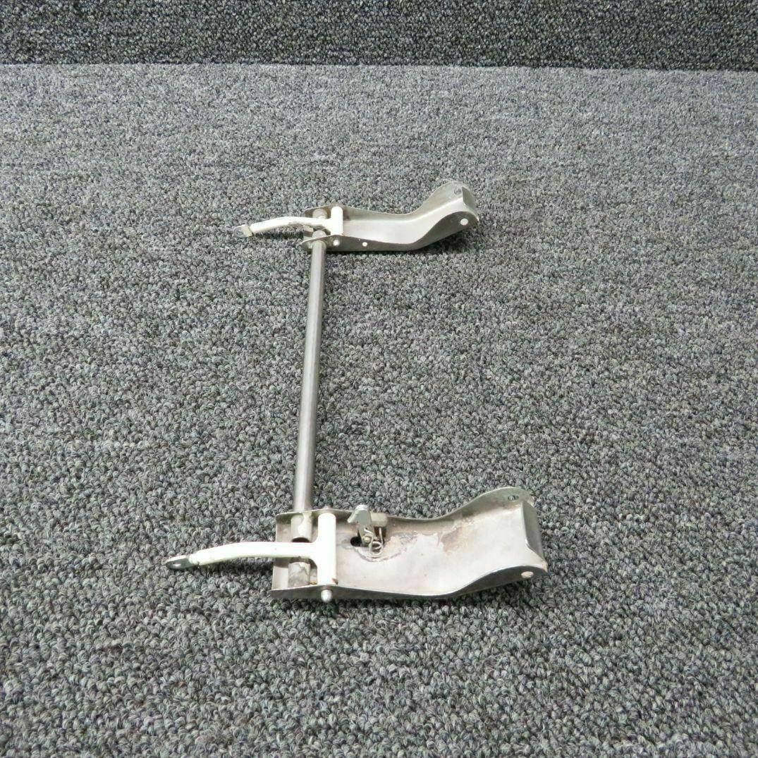 Beechcraft Beech Baron 58 Latch Assy Rear Window RH P/N 35-410291-644, Use 002-430055-2