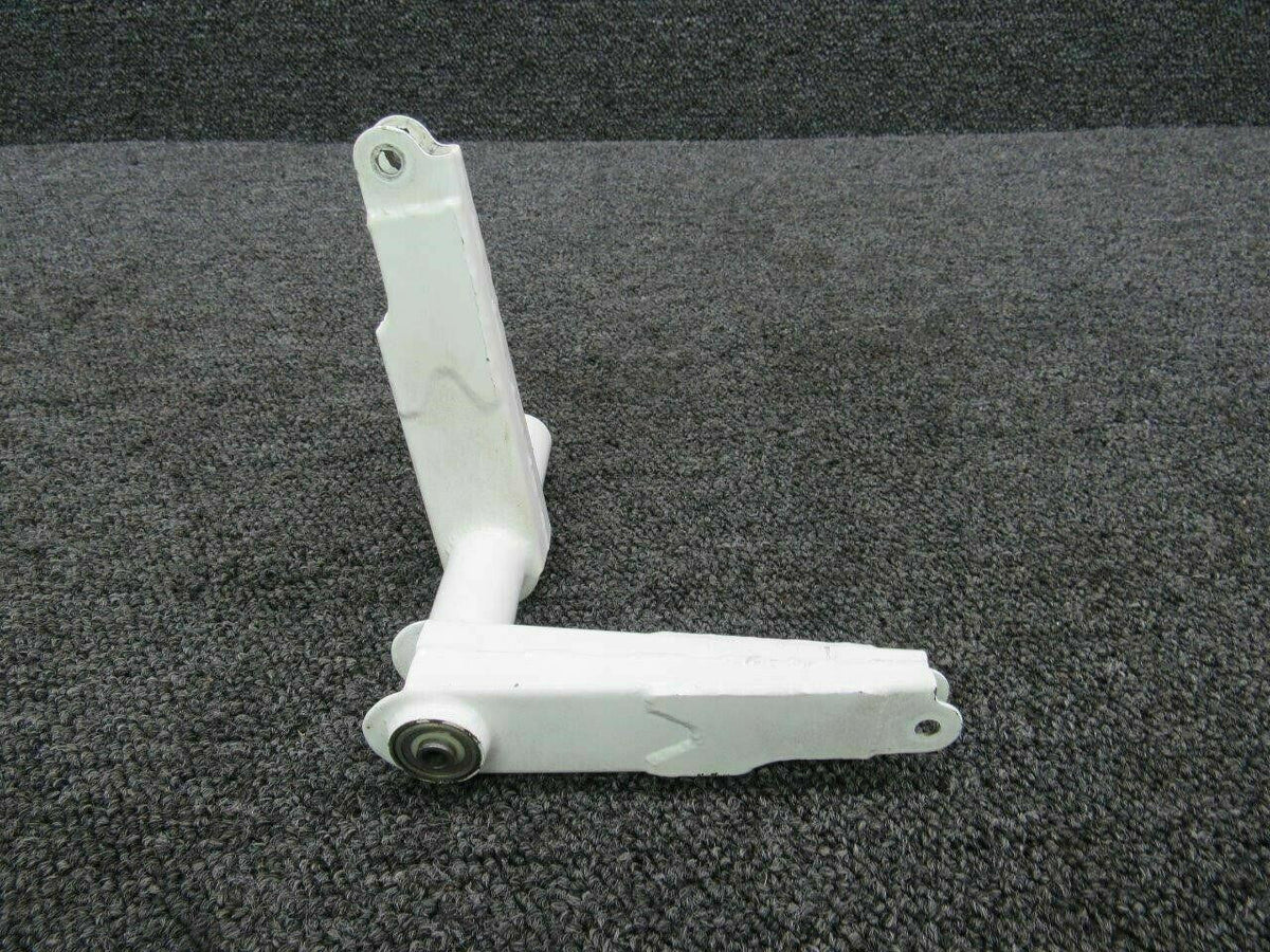 Cessna 2622281-1 Cessna 208B Flap Bellcrank Assy Fwd LH