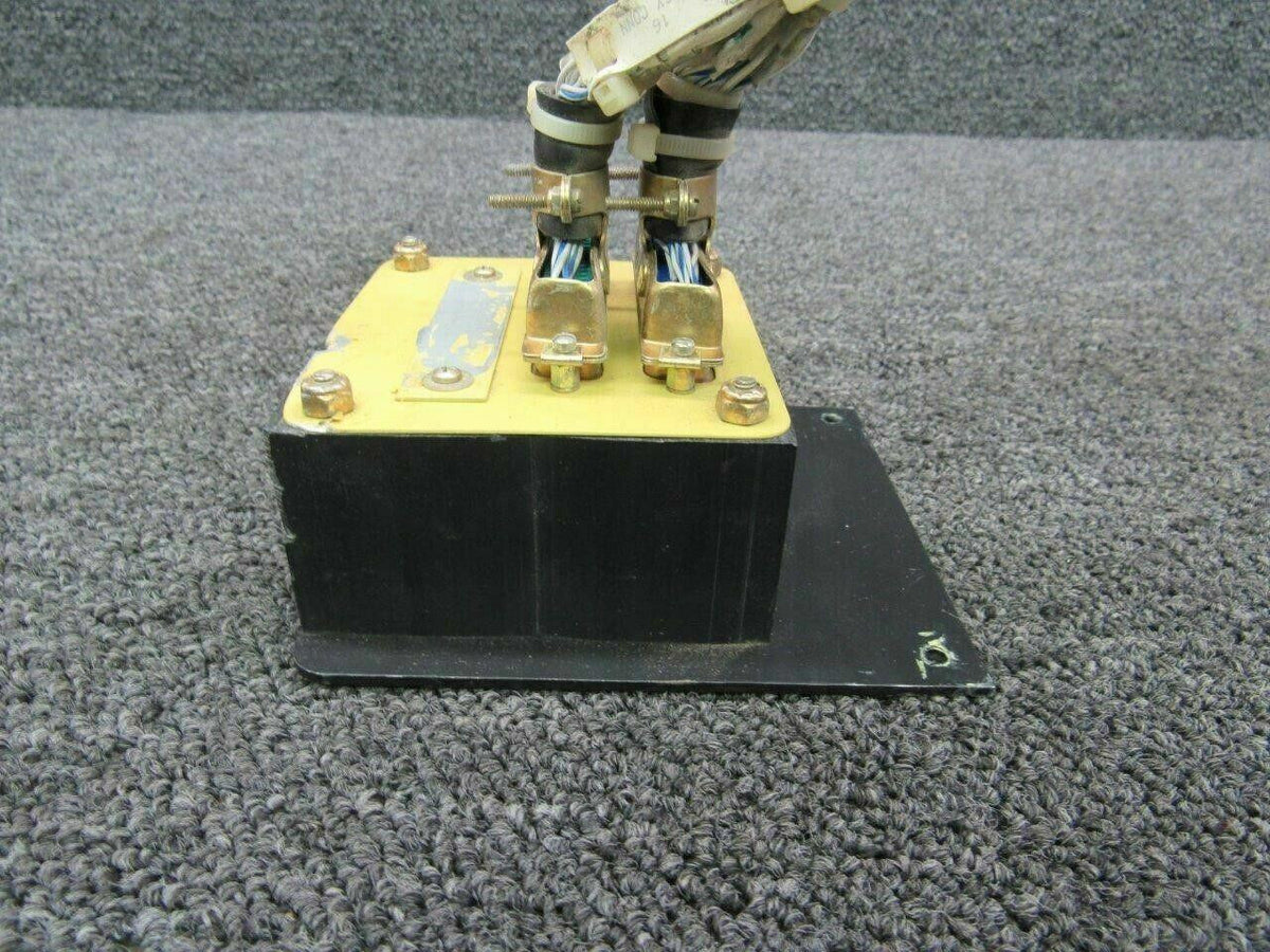Cessna 2670101-1 Cessna 208B Avionics Junction Box Volts 28