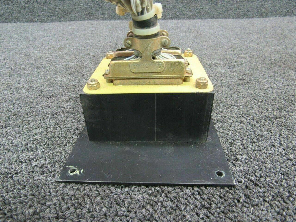 Cessna 2670101-1 Cessna 208B Avionics Junction Box Volts 28