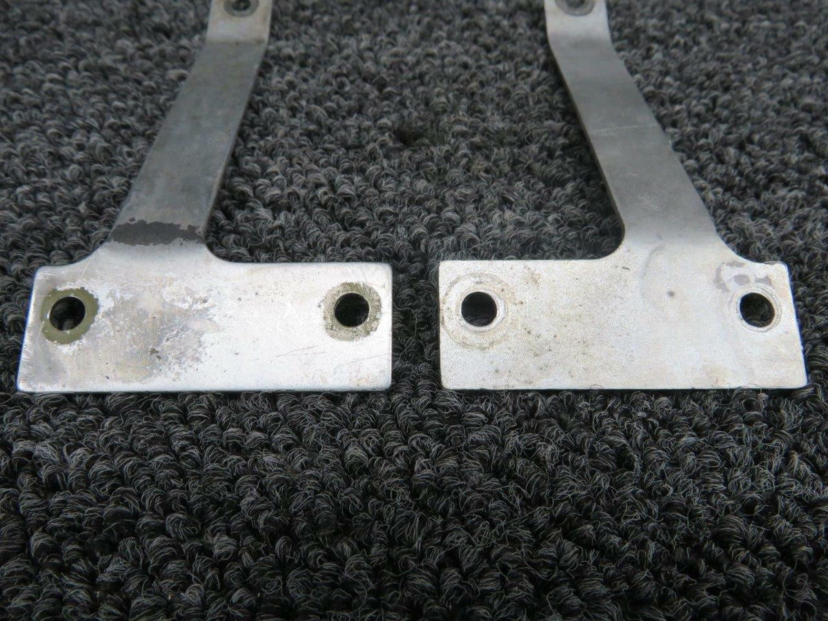 Cessna 0500315-2 / 0500315-1 Cessna 150 / 185 Fuel Strainer Bracket Set