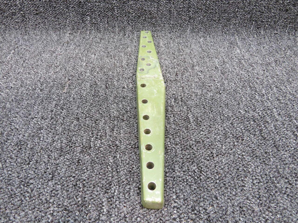 Cessna 0811276-3Use 0811310-1 Cessna 310Q RH Aft Lower Wing Fitting W/ 8130-3