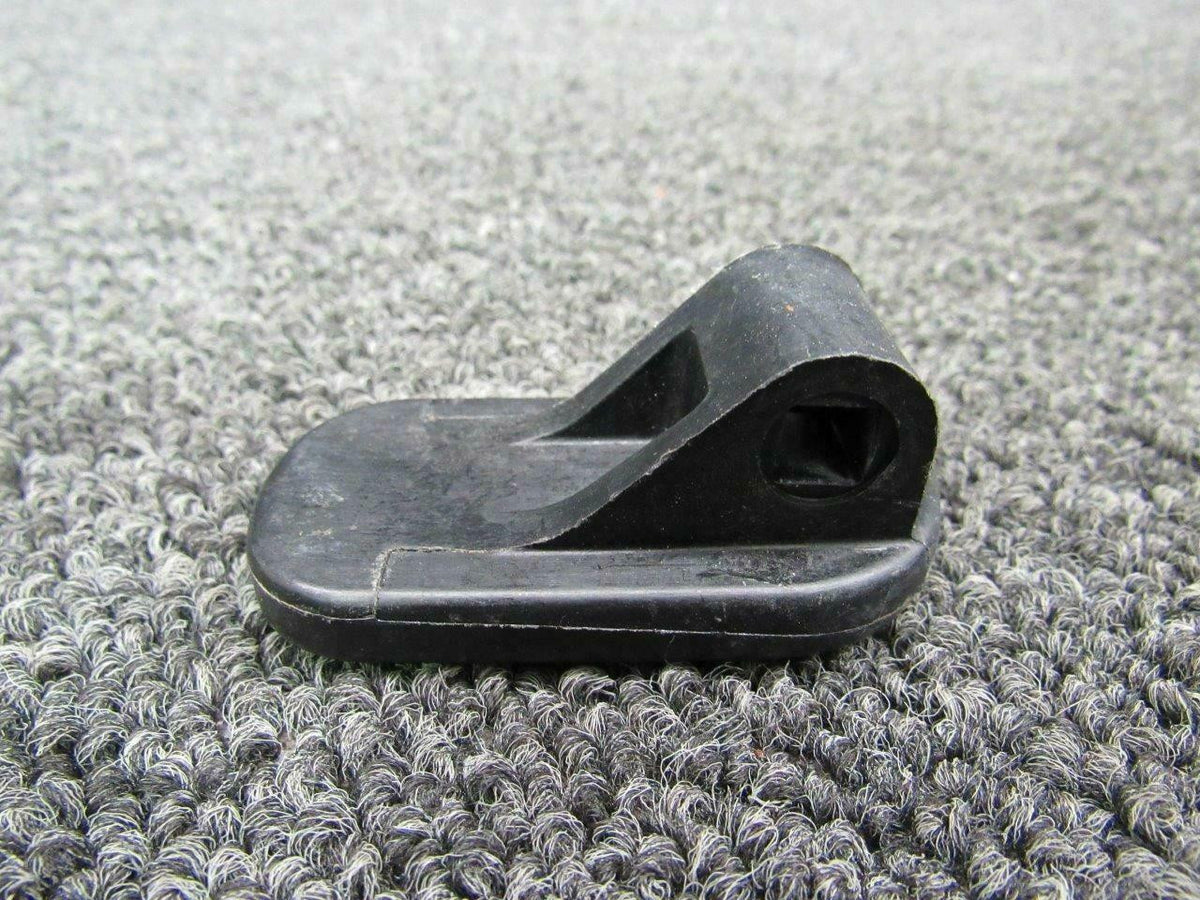Cirrus 20274-004 Cirrus SR20 Cabin Door Handle RH