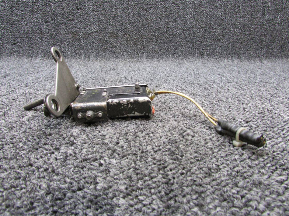 49532-002, 3011543B Piper PA-31T Beta Switch Cover Assembly with Angle, Bracket