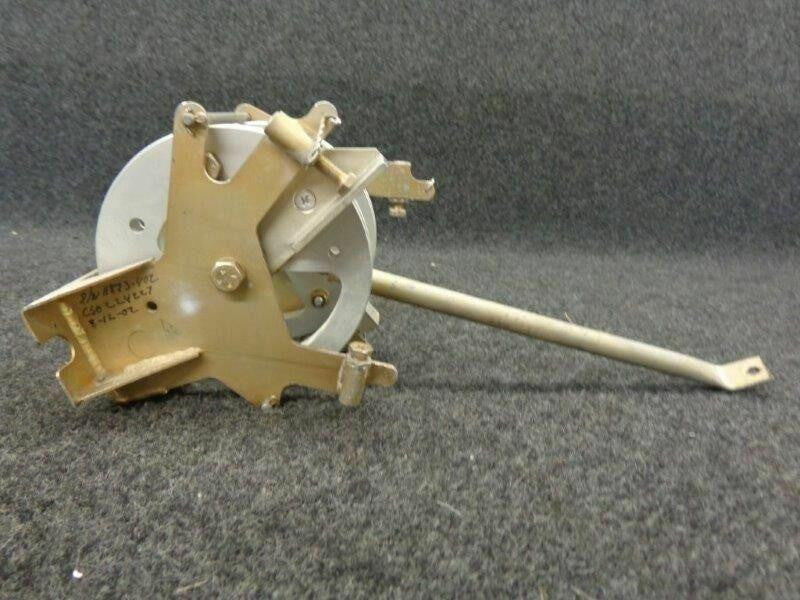 Cirrus 11872-003 Cirrus SR20 Bracket Pulley Gang With Pulley Assy