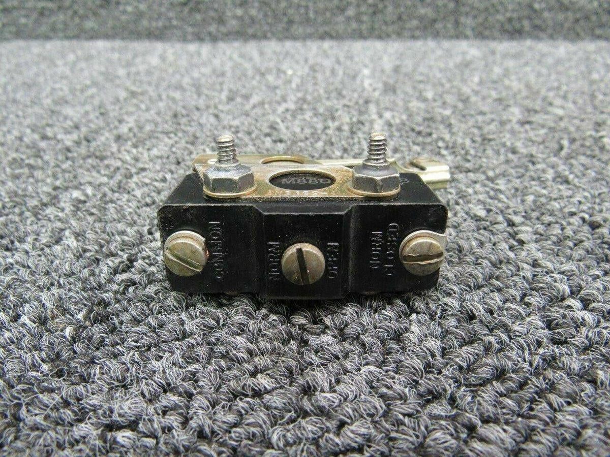 Cessna BZ7RWT80 Cessna 421B Switch Flap Reduction Volts28