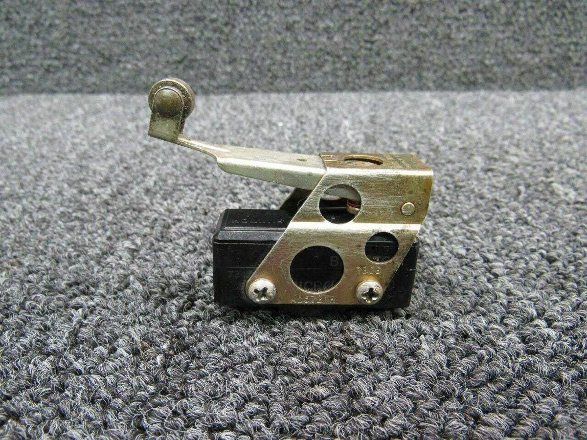 Cessna BZ7RWT80 Cessna 421B Switch Flap Reduction Volts28