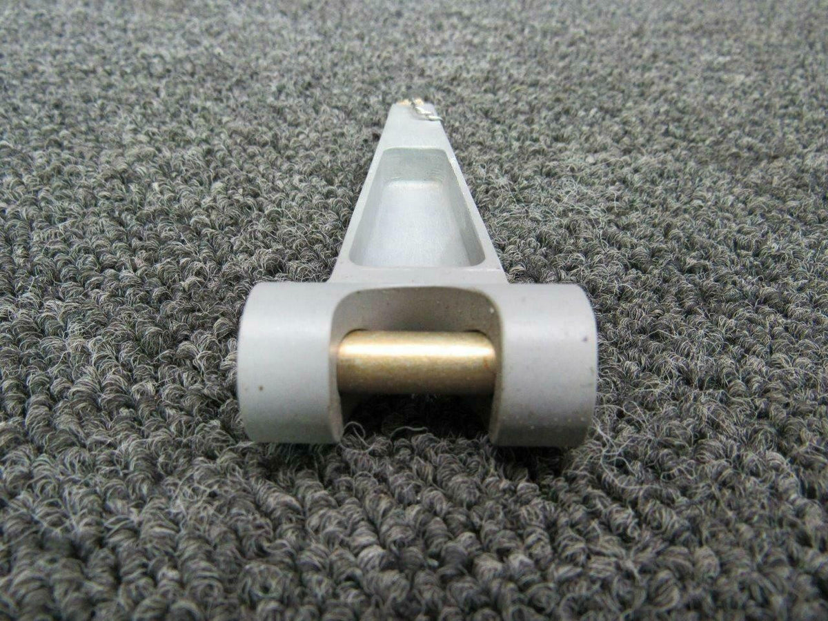 Cirrus 16790-001 Cirrus SR20 Aileron Actuation Arm Assy