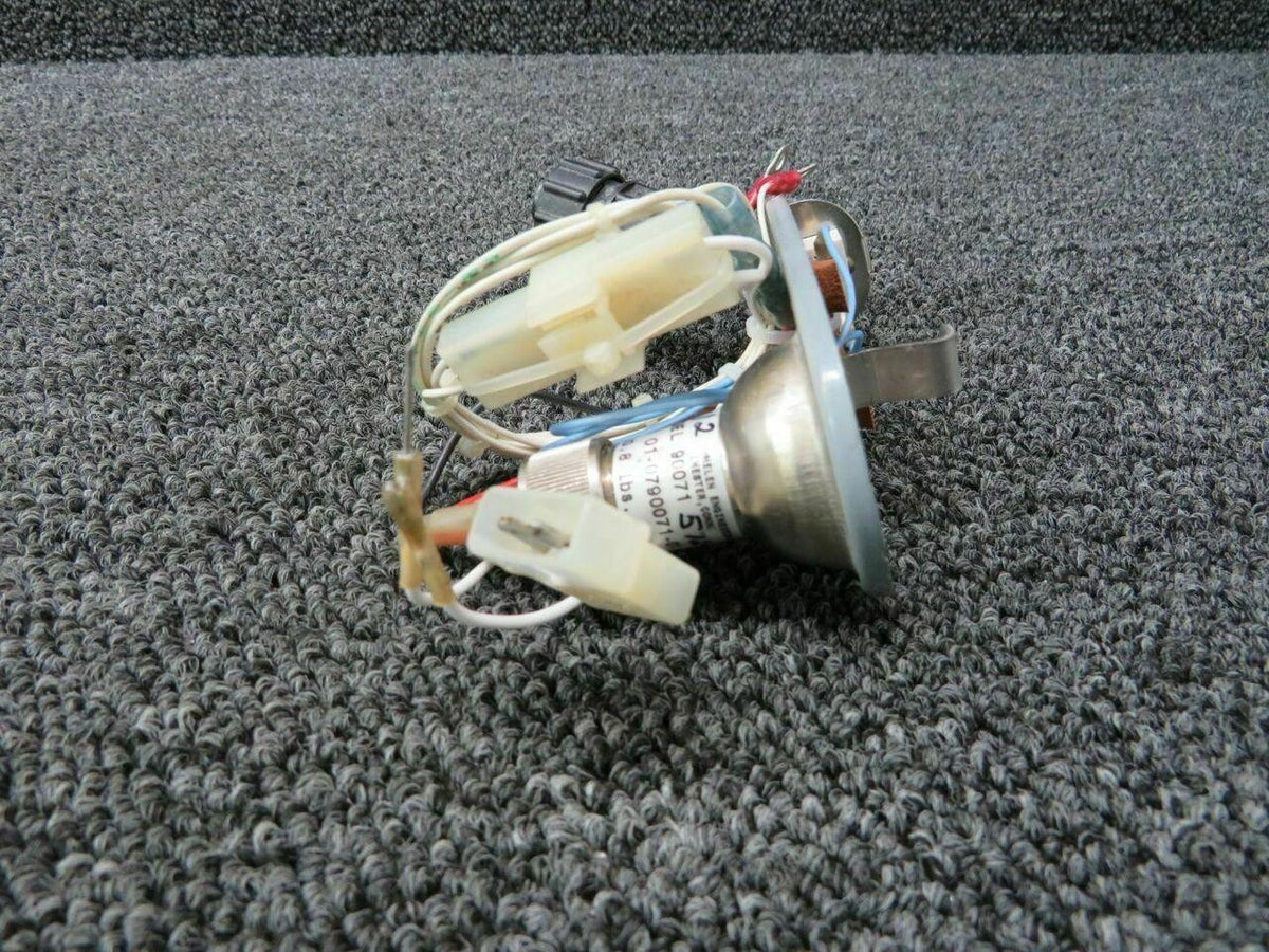 Whelen 01-0790071-01 M/N 90071 Piper Whelen Navigation Strobe Base Volts 28