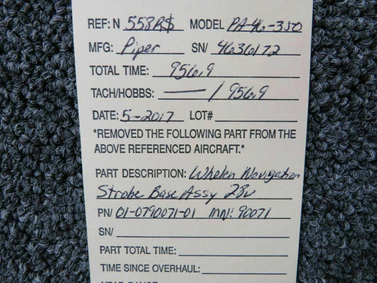 Whelen 01-0790071-01 M/N 90071 Piper Whelen Navigation Strobe Base Volts 28