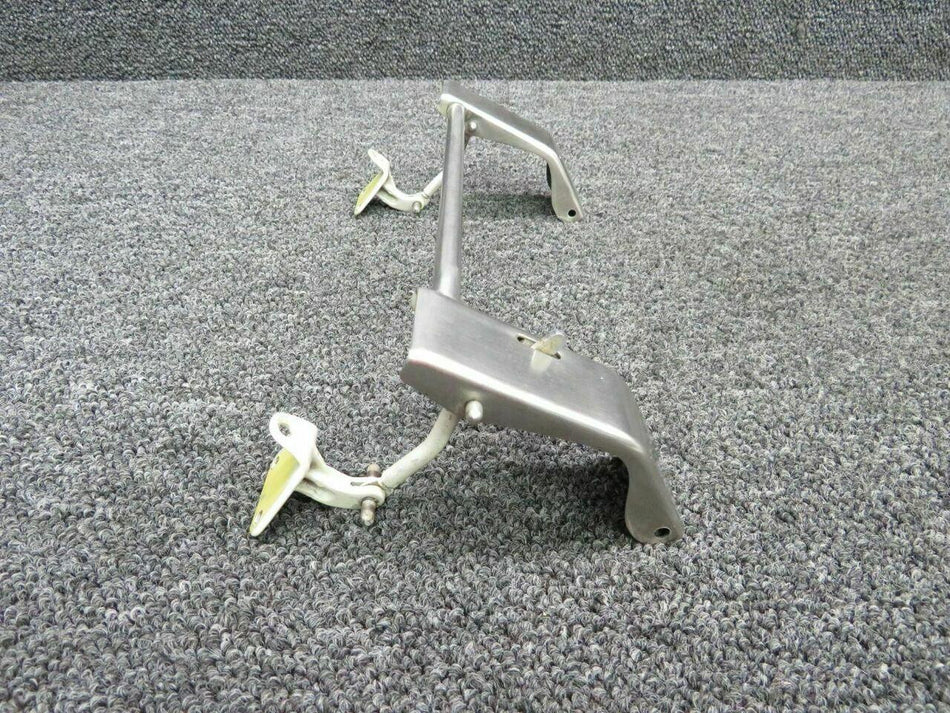 Beechcraft 35-415312-3 / 35-410316 Beech M35 Cabin Window Latch Assy LH W/ Pin
