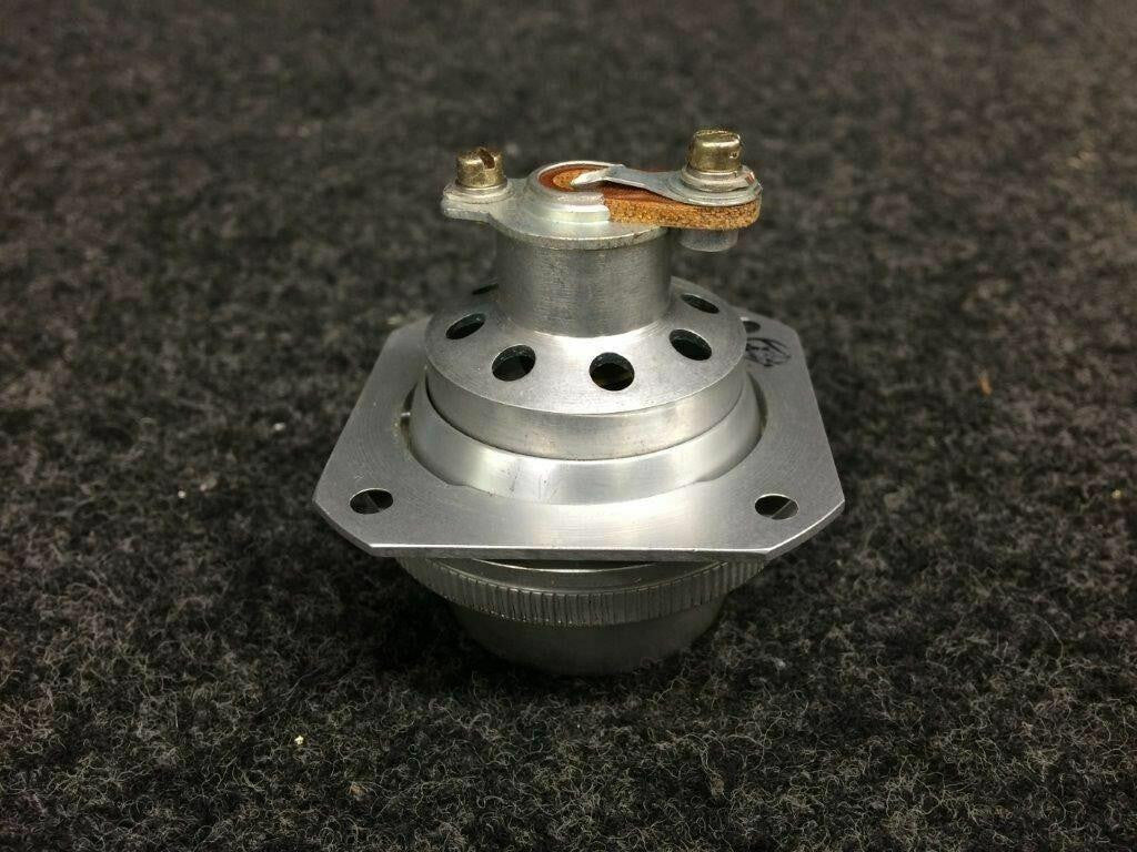 Piper 472-911 Alt 2680 Piper PA-31T Light Assy Reading Volts 28