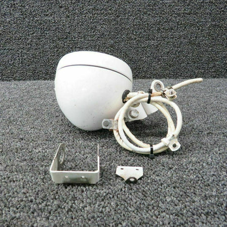 Cessna 0842215-8 Cessna 320D Taxi Light Assy W/ Mount Volts 28