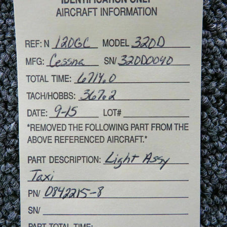 Cessna 0842215-8 Cessna 320D Taxi Light Assy W/ Mount Volts 28