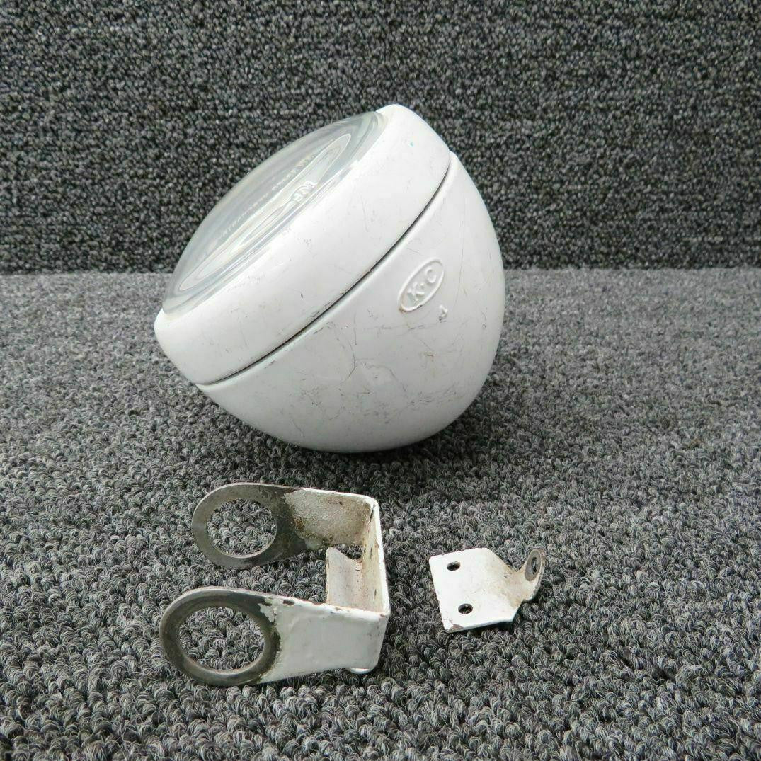 Cessna 0842215-8 Cessna 320D Taxi Light Assy W/ Mount Volts 28