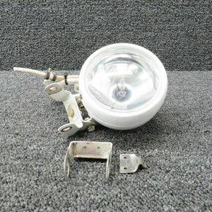 0842215-8 Cessna 320D Taxi Light Assy W/ Mount (Volts: 28)