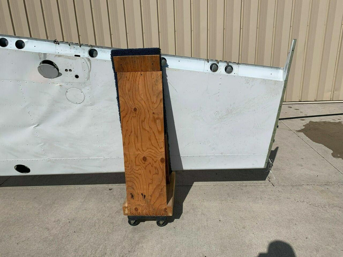 Cessna 0722000-32 Cessna 182T Wing Assy RH Structure CORE