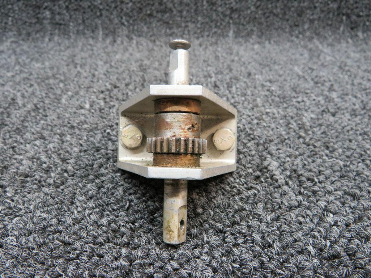 Cessna 2416001-1 Cessna 172RG Fuel Selector Gear Assembly