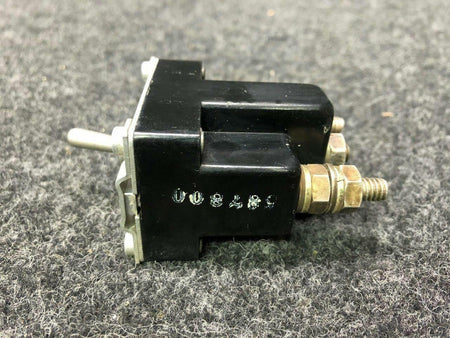 Piper MS25072-22 Alt 8784K6 Piper PA-31T Switch Assy Volts 28