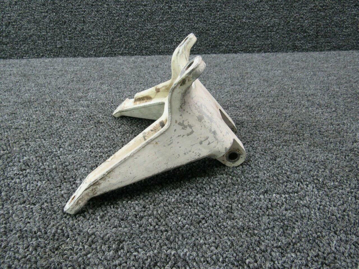 Cessna 2443001-1 Use 2443001-3 Cessna 172RG Actuator Attach Fitting