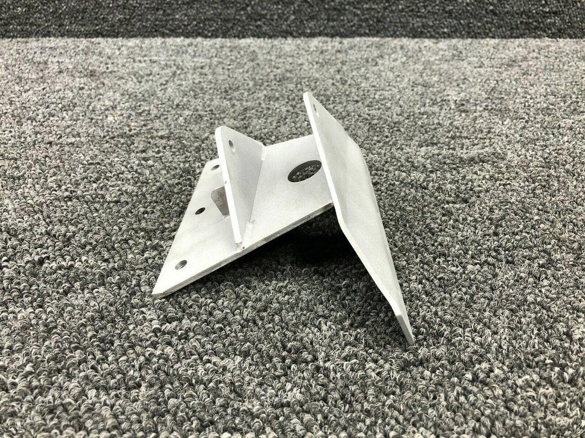 Continental 5650003-31 Use 5650003-29 Continental TSIO-520-N Alternator Bracket Mount