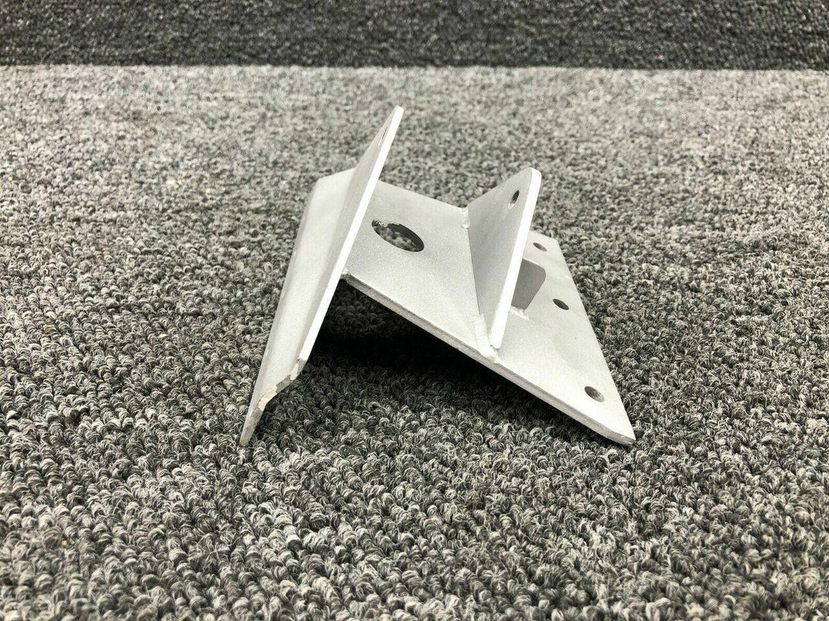 Continental 5650003-31 Use 5650003-29 Continental TSIO-520-N Alternator Bracket Mount