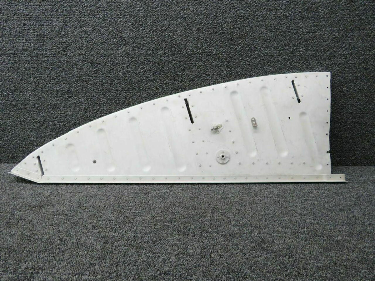 Cessna 2413080-2 Cessna 172RG Panel Tunnel Wall RH Keel