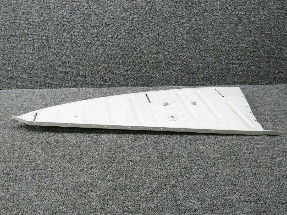 Cessna 2413080-2 Cessna 172RG Panel Tunnel Wall RH Keel