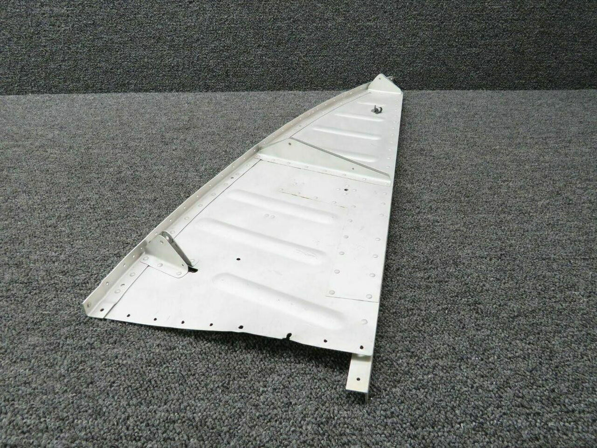 Cessna 2413080-2 Cessna 172RG Panel Tunnel Wall RH Keel