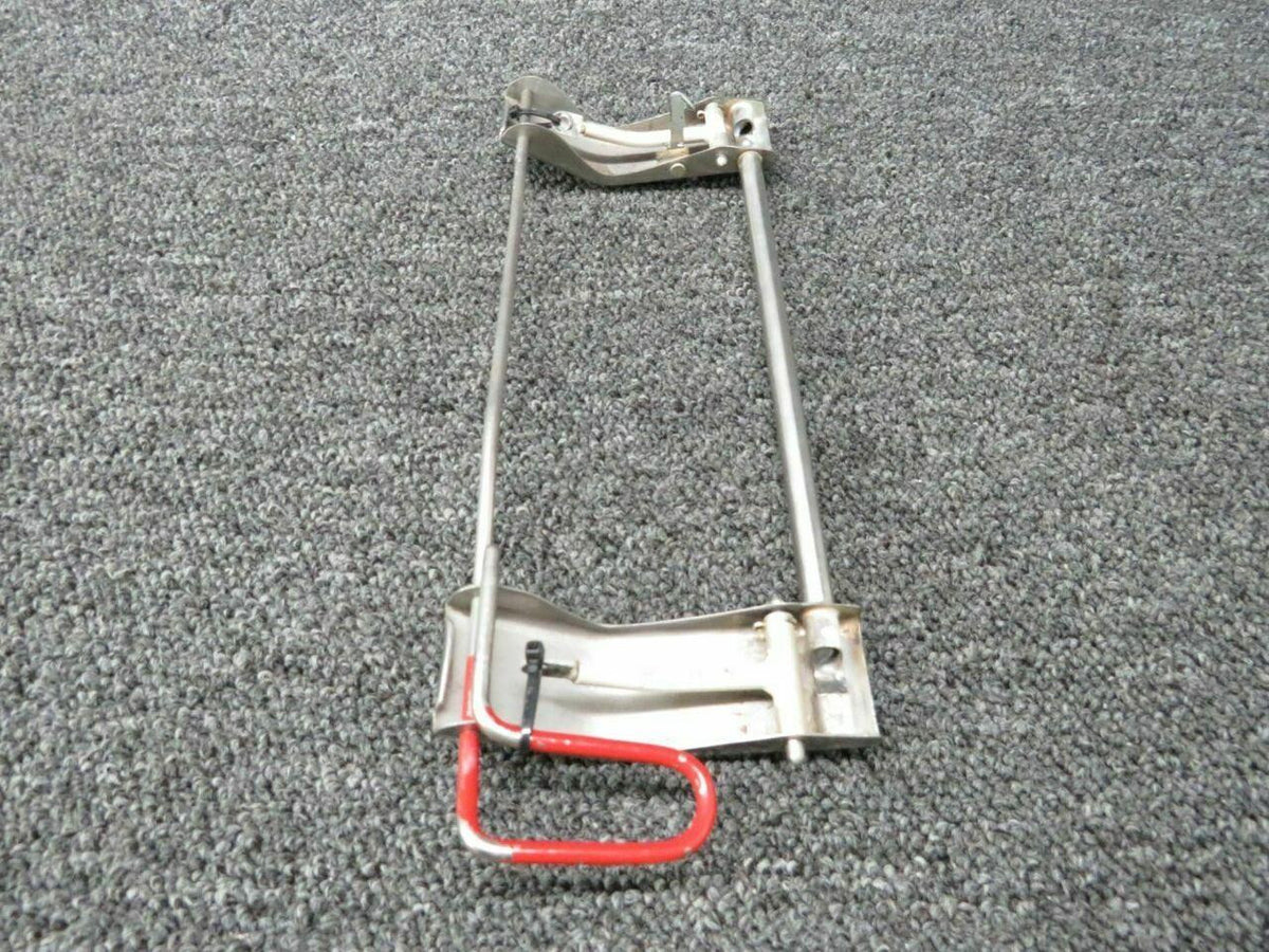 Beechcraft 35-415312-4 / 35-410316-4 Beech A36 Handle and Pin Window Latch RH